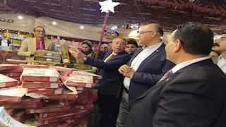 محافظ الإسكندرية الجديد يفتتح معرض "أهلاً رمضان" بالسيوف -صور