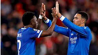 بروتوكول لمكافحة العنصرية.. لماذا توقفت مباراة ريال مدريد وبنفيكا لدقائق؟