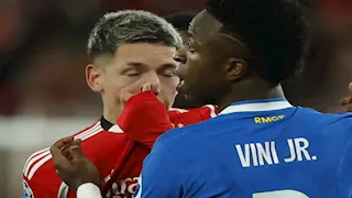 "تلقيت تهديدات".. لاعب بنفيكا يرد على اتهامه بالعنصرية تجاه فينيسيوس