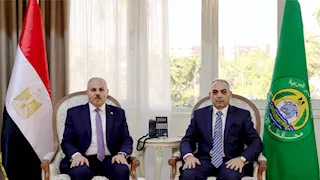 محافظ الإسماعيلية يلتقي رئيس جامعة قناة السويس ويبحث التعاون المشترك