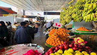 جولة مفاجئة بسوق طلخا.. محافظ الدقهلية يشدد على إعلان الأسعار ومنع الإشغالات