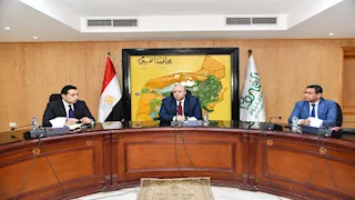 محافظ الفيوم يعلن الطوارئ لحماية الأراضي الزراعية ويشدد على تطوير الخدمات