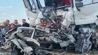 4 جثث أشلاء.. ارتفاع عدد ضحايا حادث بورسعيد إلى 18 شخصًا - صور