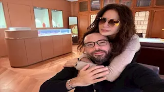 حبي الأعظم".. علي محجوب يحتفل بعيد ميلاد زوجته آمال ماهر