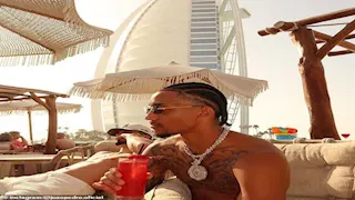 كيف يقضي نجوم تشيلسي وزوجاتهم العطلة في دبي؟