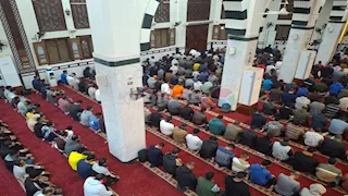 المساجد كاملة العدد.. خشوع وتضرع في ثاني ليالي التراويح بأسيوط -فيديو وصور