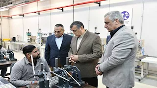 وزير الإنتاج الحربي يتابع مراحل إنتاج الأسلحة والذخائر في "أبو زعبل"- صور