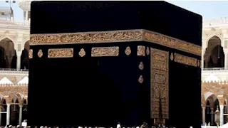 كسوة الكعبة المشرفة.. إبداع إسلامي تنسجه الآيات بخيوط الذهب والفضة