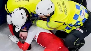 كادت تفقد عينها.. لاعبة تنجو بأعجوبة من مأساة في بطولة ميلانو للتزلج