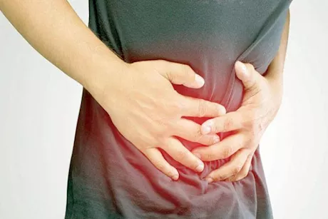 القولون التقرحي والعصبي.. طبيب يوضح الفرق بينما