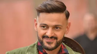 إطلالة سوداء لافتة لـ رامز جلال في الحلقة الرابعة من رامز ليفل الوحش