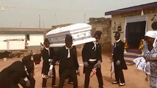 بدل العزاء والمآتم.. شعوب تشيع الجنازات بالرقص والغناء