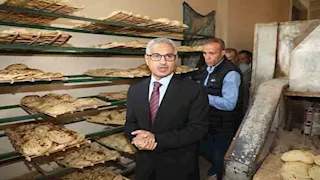 محافظ بني سويف يغيّر خط سيره ويفاجئ المخابز: الضمير أساس جودة الخبز