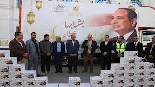 لدعم 1000 أسرة في رمضان.. محافظ المنيا يتفقد قوافل "بشبابها عطاء" (صور)