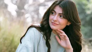 "سحر اللون الوردي".. تارا عبود تتألق بإطلالة أنيقة