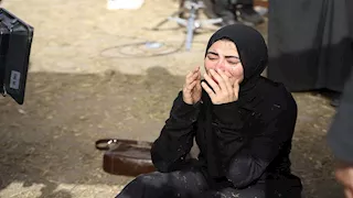 مسلسل "علي كلاي" الحلقة 6.. عودة يارا السكري لدار الأيتام ومحاولة درة التعدي عليها 