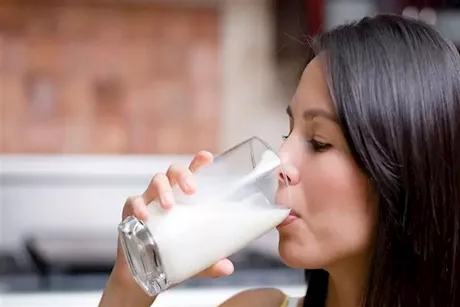 شرب اللبن بعد ممارسة الرياضة.. ماذا يحدث لجسمك؟