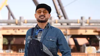 رامز جلال ساخرا من زيزو: إيه اللي انت عامله في شعرك ده