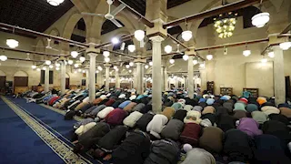 بث مباشر| نقل شعائر صلاتي العشاء والتراويح من الجامع الأزهر ليلة السبت 10 رمضان 