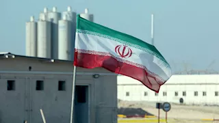 روسيا تدعو أمريكا للتراجع عن ضرب المنشآت النووية بإيران