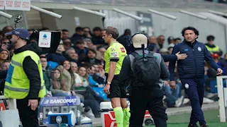 امرأة تطعن زوجها بسبب قرار حكم "الفار" في مباراة نابولي وأتالانتا