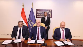   اتفاقيات تجارية بين المصرية للاتصالات وإي آند مصر وتنظيم الاتصالات 