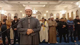 بتلاوات ندية.. كبار القراء ونجوم "دولة التلاوة" يحيون ليلة 8 رمضان بالمساجد الكبرى (صور) 