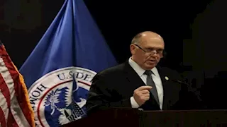 أمريكا.. قاض يحكم بعدم قانونية سياسة ترحيل المهاجرين إلى "دولة ثالثة"