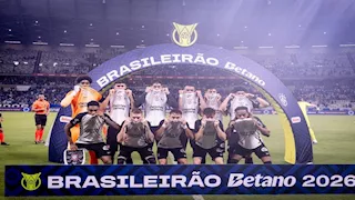 "العنصرية جريمة".. لاعبو كورينثيانز البرازيلي يدعمون فينيسيوس بهذه الطريقة