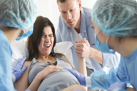 تمزق المهبل أثناء الولادة.. الأسباب ودرجات الخطورة وطرق التعافي