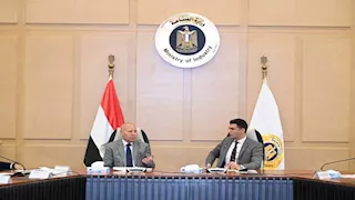 وزير الصناعة ومحافظ القاهرة يبحثان تطوير شق الثعبان وتعزيز صناعة الرخام