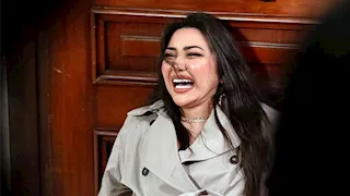 انهيار وبكاء رحمة محسن في كواليس "علي كلاي" (صور)