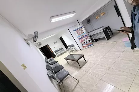 وزارة الصحة تضبط عيادة مخالفة للترخيص بمساكن زينهم