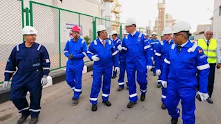 بالصور.. وزير البترول يتفقد "القاهرة للتكرير" بمسطرد