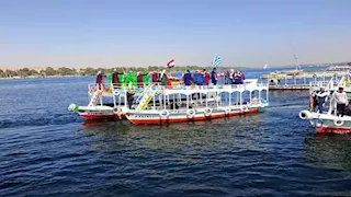 بالفيديو والصور- 14 فرقة مصرية وعالمية ترسم لوحات راقصة على نهر النيل بأسوان