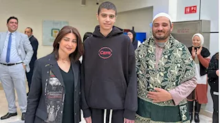 مستشفى "أهل مصر" يحتفل بتعافي أول مريض باستخدام زراعة الجلد الطبيعي