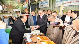 تخفيضات حتى 25%.. محافظ الفيوم يفتتح معرض أهلاً رمضان 2026 (صور)