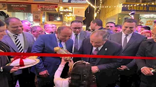 تخفيضات تصل إلى 40%.. محافظ بورسعيد يفتتح ثاني معارض "أهلًا رمضان" (فيديو وصور)