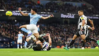 "رسالة باللغة العربية".. مانشستر سيتي يحتفل بعيد ميلاد عمر مرموش