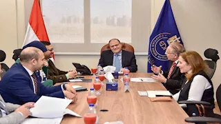 "الغمراوي" يبحث مع ممثلي "إيبيكو" توطين الصناعات الدوائية المتطورة