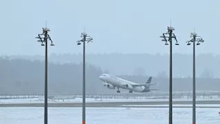 استمرار تعليق الرحلات الجوية في مطار برلين بسبب الجليد الأسود