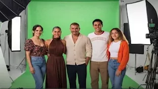 عمرو دياب يجتمع مع أبنائه في إعلان رمضاني لصالح احدى شركات المحمول