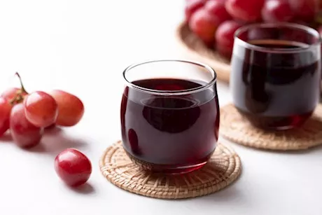 فيروس المعدة والفحم النشط.. طبيب يوضح كيفية استخدامه للقضاء على النزلات المعوية؟