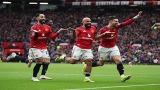 مانشستر يونايتد يفوز على توتنهام بثنائية في الدوري الإنجليزي (فيديو)