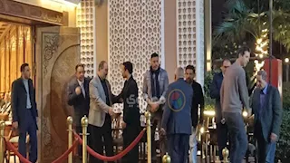 أحمد السعدني يصل عزاء والد الفنانة علا رشدي