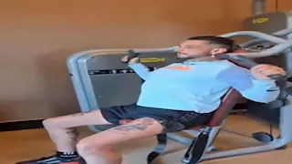 داخل الجيم.. أحمد الفيشاوي يؤدي تمارين رياضية قاسية (ًصور)