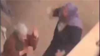 سحلتها في الشارع والأم سامحتها.. 15 عامًا من رعاية "فوزية" لوالدتها تنتهي بمأساة