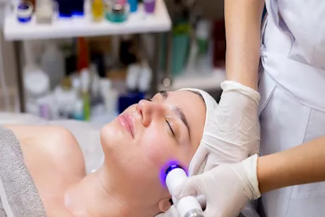 6 علاجات للبشرة في فصل الشتاء.. تعرفي عليها 