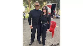 نرمين الفقي تنشر صورة بصحبة ماجد المصري من كواليس "أولاد الراعي"