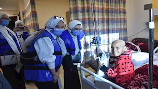 اتحاد YLY يزور مستشفى شفاء الأورمان دعمًا للمرضى بالأقصر (صور)